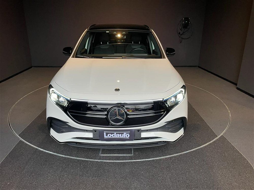 Mercedes-Benz EQA 250 Premium  del 2021 usata a Bergamo (2)