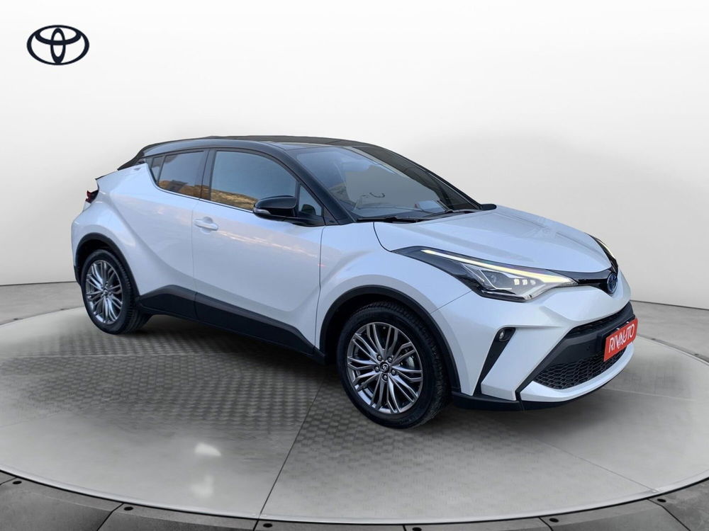 Toyota Toyota C-HR nuova a Como (17)