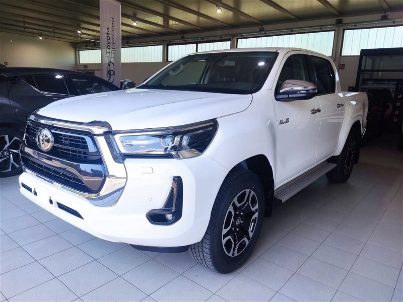 Toyota Hilux 2.D-4D 4WD porte Double Cab Executive my 16 nuova a Vicenza