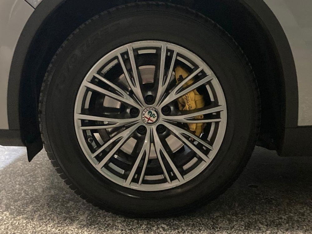 Alfa Romeo Stelvio usata a Macerata (12)