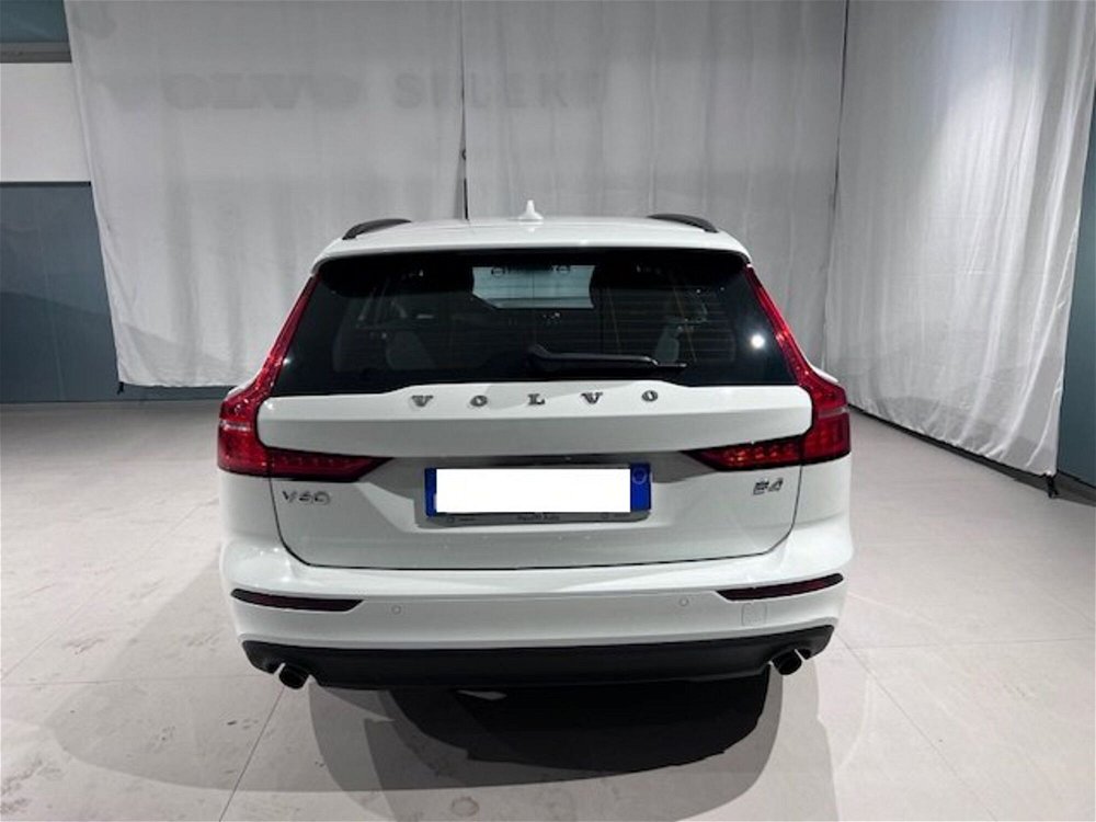 Volvo V60 B4 Geartronic Momentum Business Pro  del 2021 usata a Pescara (4)