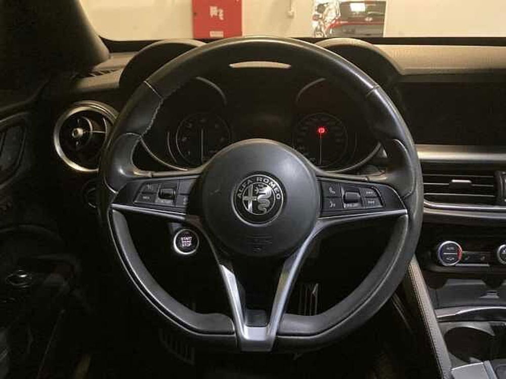 Alfa Romeo Stelvio usata a Ancona (8)