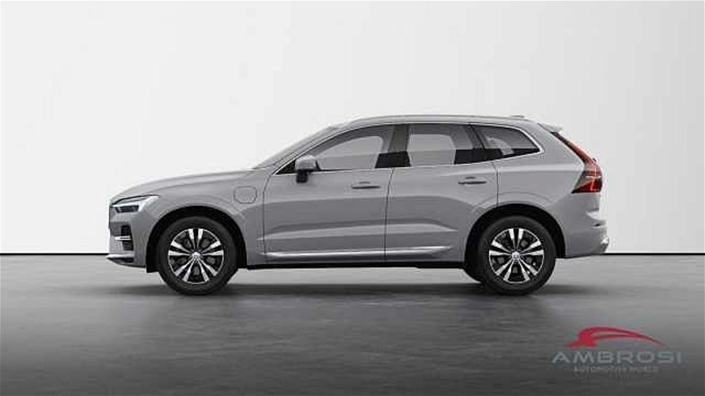 Volvo XC60 T6 Recharge AWD Plug-in Hybrid automatico Core nuova a Corciano (2)