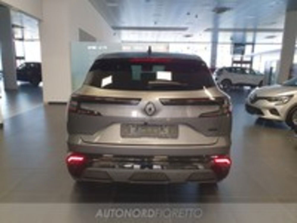 Renault Austral 1.2 E-Tech full hybrid Techno 200cv auto nuova a Pordenone (5)