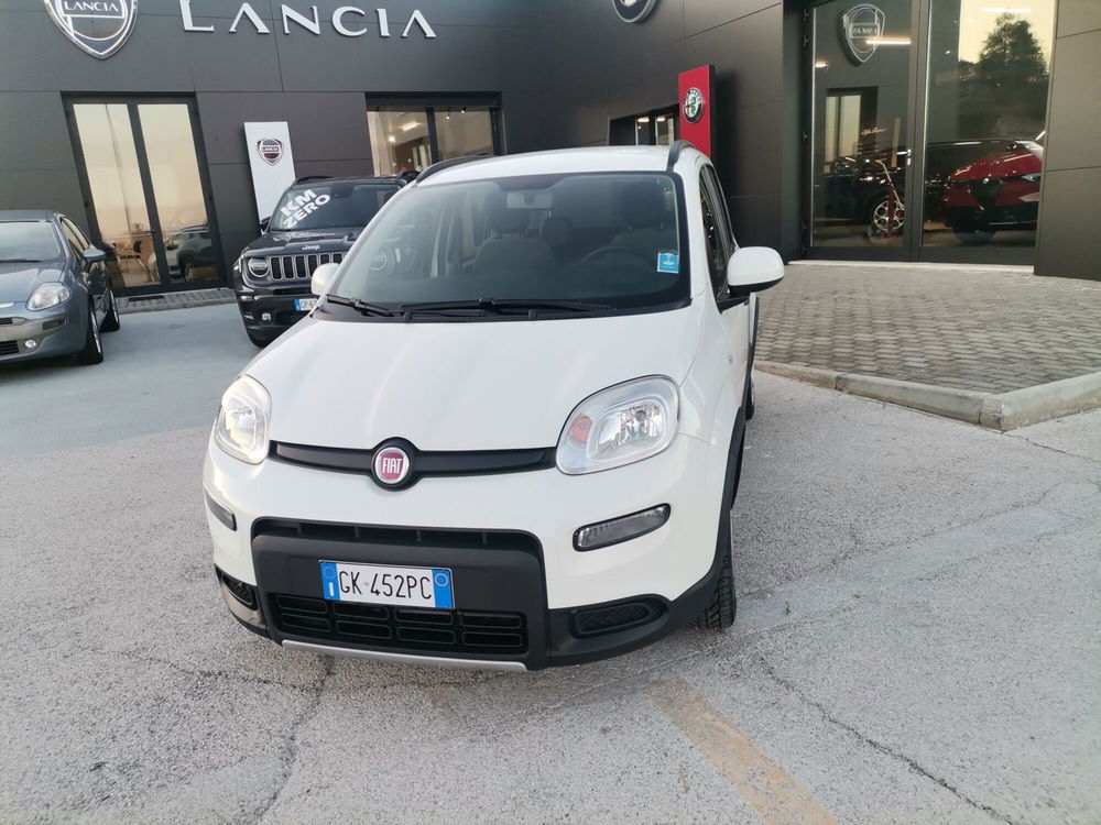 Fiat Panda 1.0 FireFly S&S Hybrid City Cross  del 2022 usata a Matera (2)