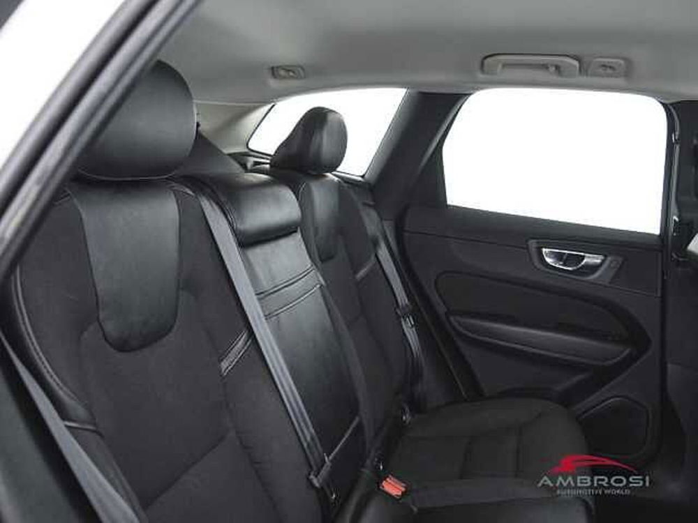 Volvo XC60 usata a Viterbo (11)