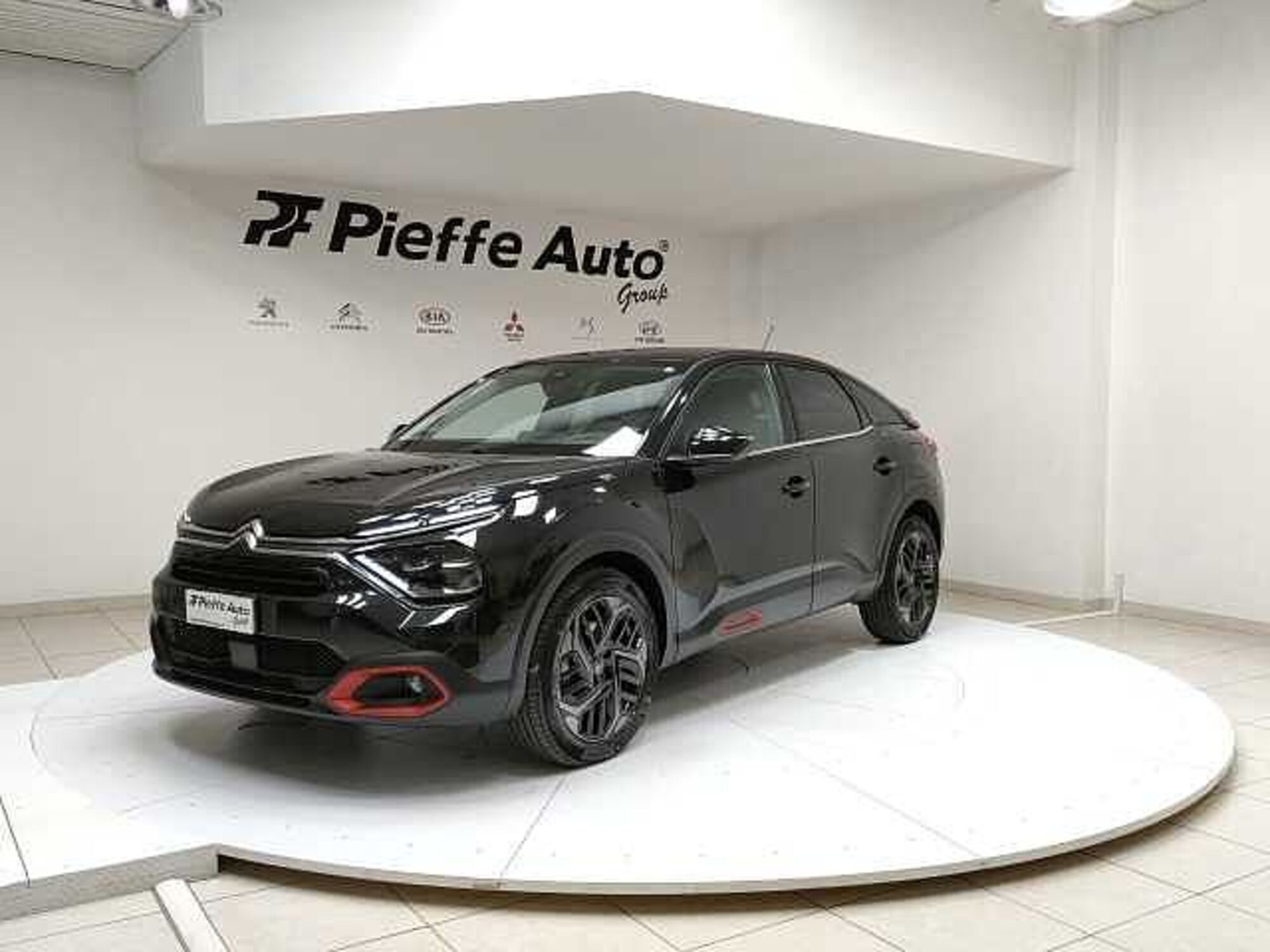 Citroen C4 BlueHDi 130 S&amp;S EAT8 Shine  del 2021 usata a Teramo