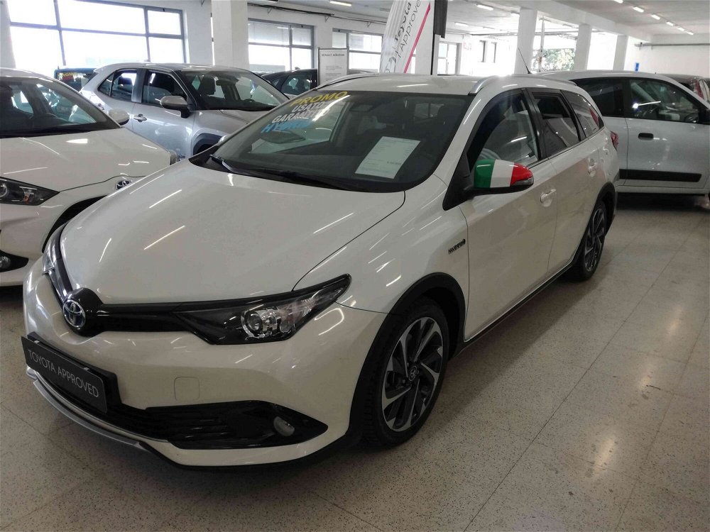 Toyota Auris Station Wagon 1.8 Hybrid Style del 2018 usata a Salerno