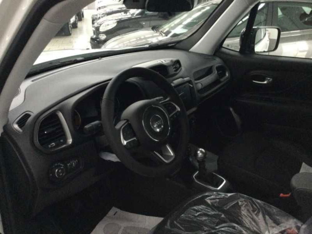 Jeep Renegade nuova a Brindisi (14)