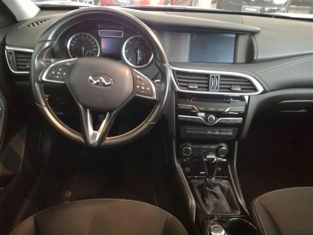 Infiniti Q30 usata a Napoli (7)