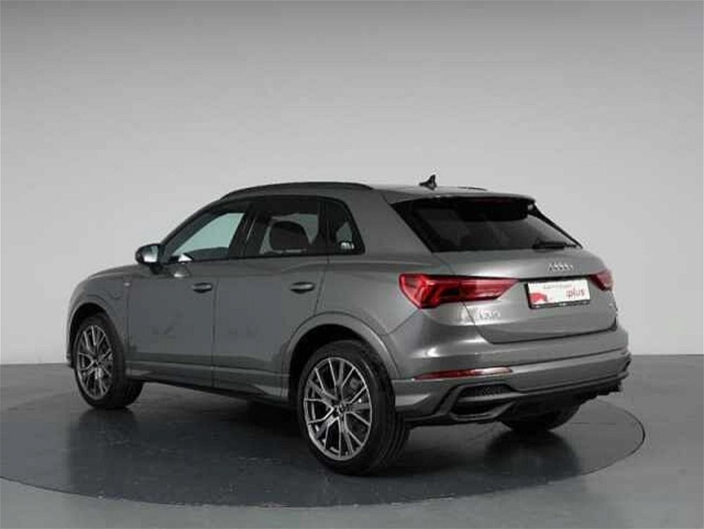 Audi Q3 45 TFSI e S tronic Identity Black nuova a Altavilla Vicentina (4)