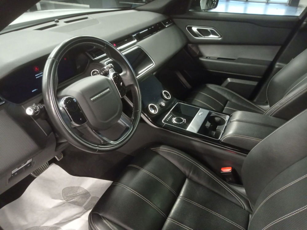 Land Rover Range Rover Velar 2.0D I4 240 CV R-Dynamic SE  del 2019 usata a Firenze (5)