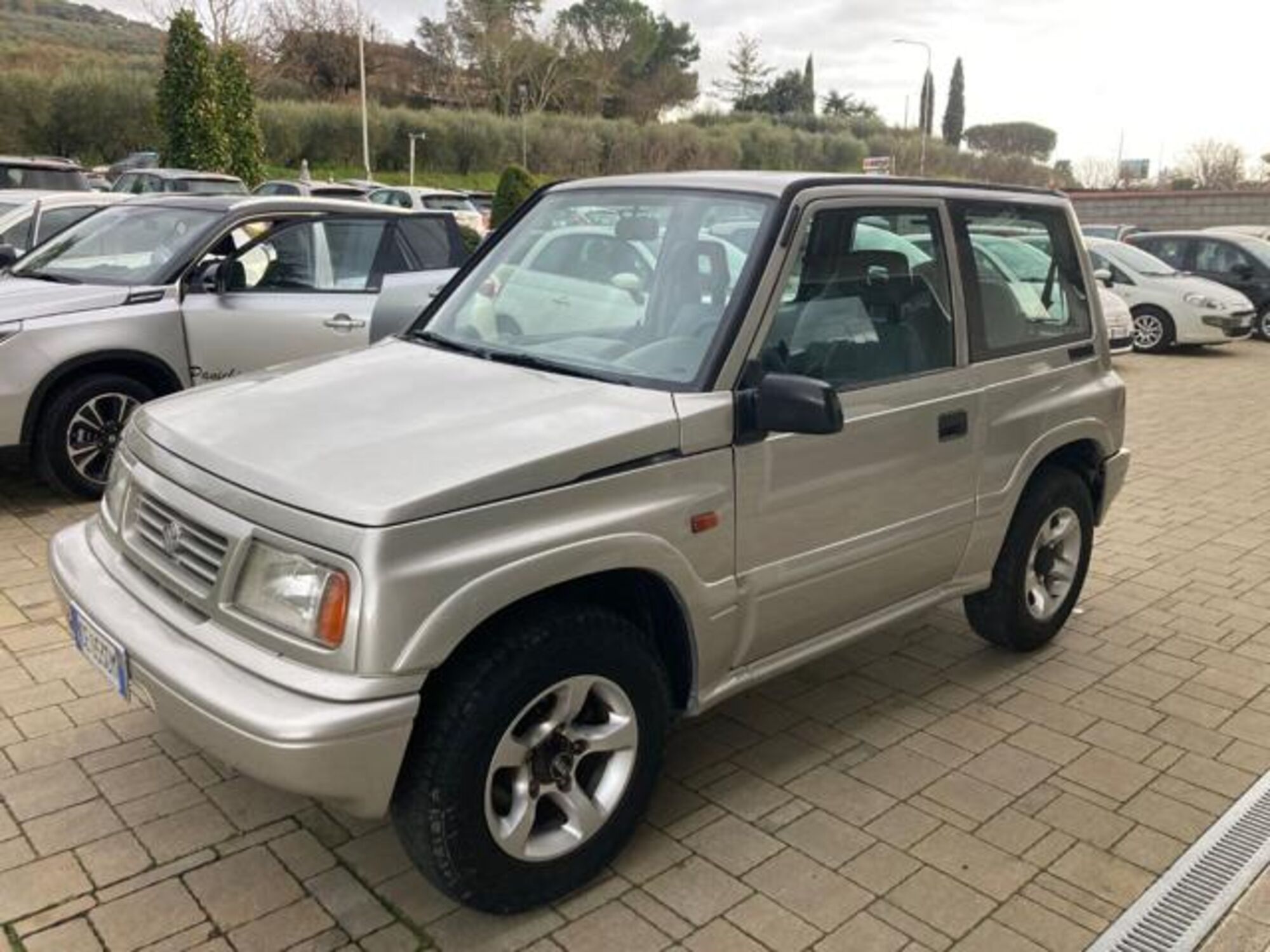 Suzuki Vitara 2.0 HDI 3 porte JLX del 2003 usata a Cortona