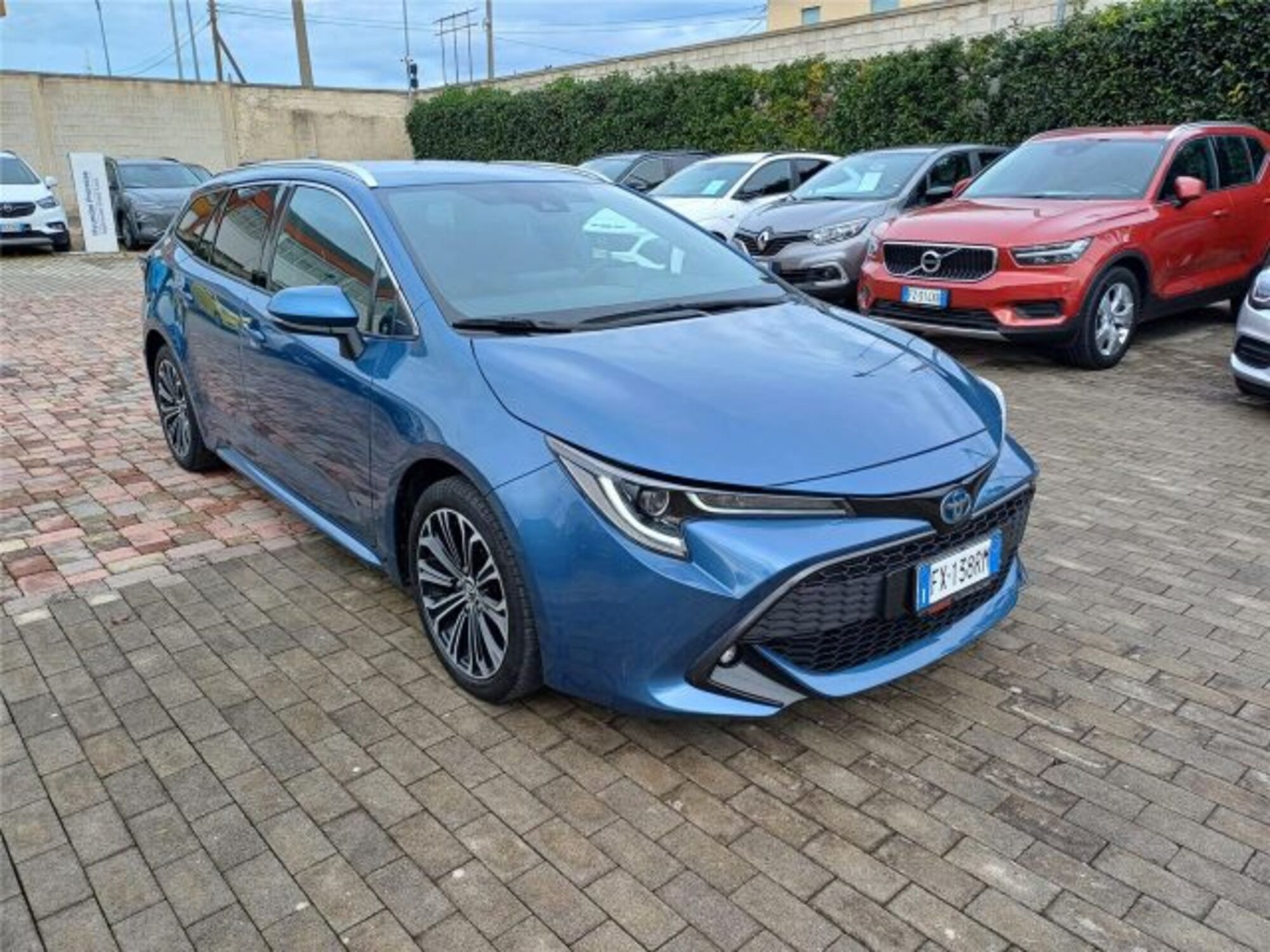 Toyota Corolla Touring Sports 1.8 Hybrid Style  del 2019 usata a Bari