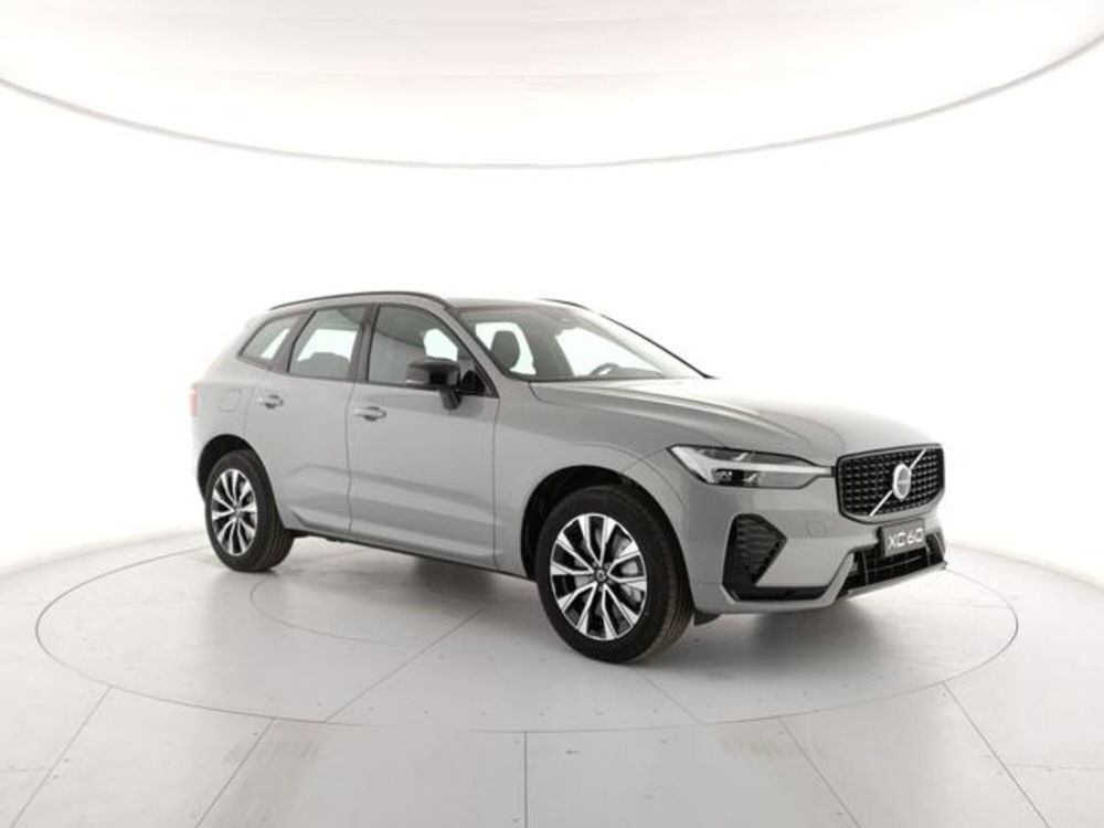 Volvo XC60 nuova a Modena (6)