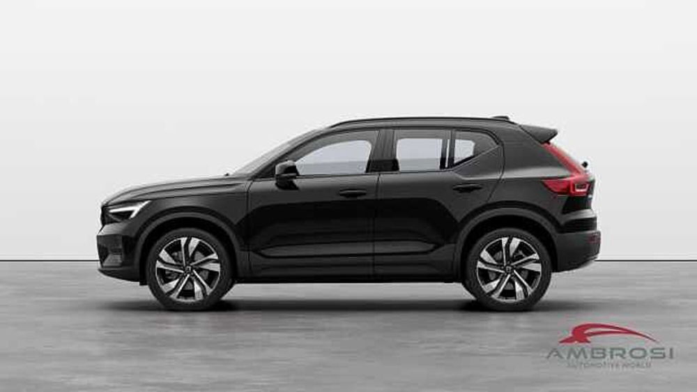 Volvo XC40 B3 automatico Ultimate Dark  nuova a Corciano (2)