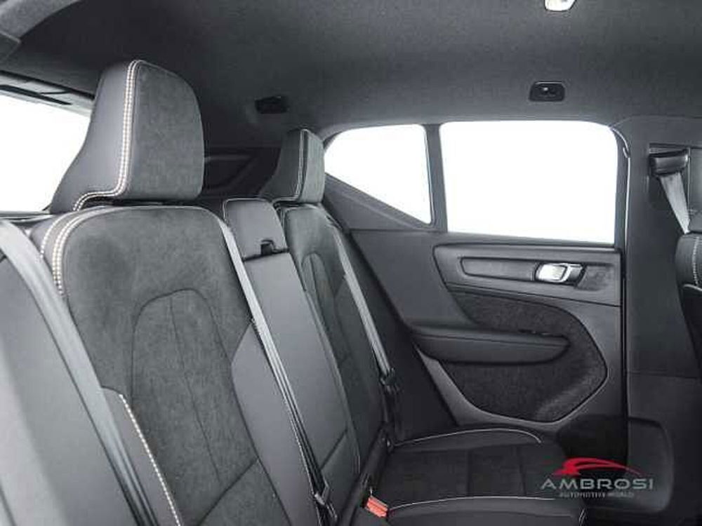 Volvo XC40 nuova a Viterbo (11)