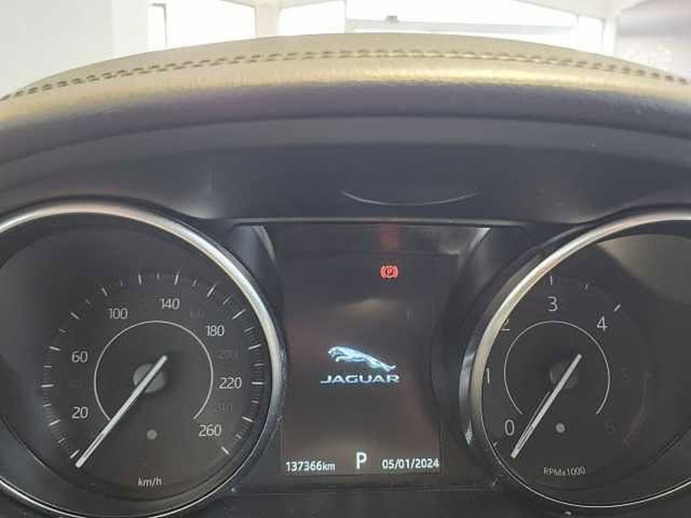 Jaguar E-Pace 2.0D 150 CV AWD aut. HSE  del 2019 usata a Poggibonsi (4)