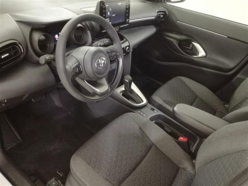 Toyota Yaris Cross nuova a Napoli (7)