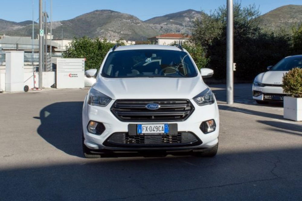 Ford Kuga 2.0 TDCI 120 CV S&S 2WD Powershift ST-Line  del 2019 usata a Fondi (2)