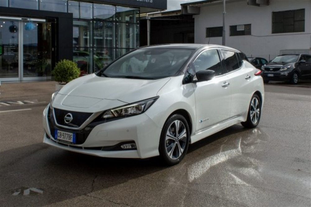 Nissan Leaf N-Connecta 40 kWh  del 2020 usata a Fondi (3)