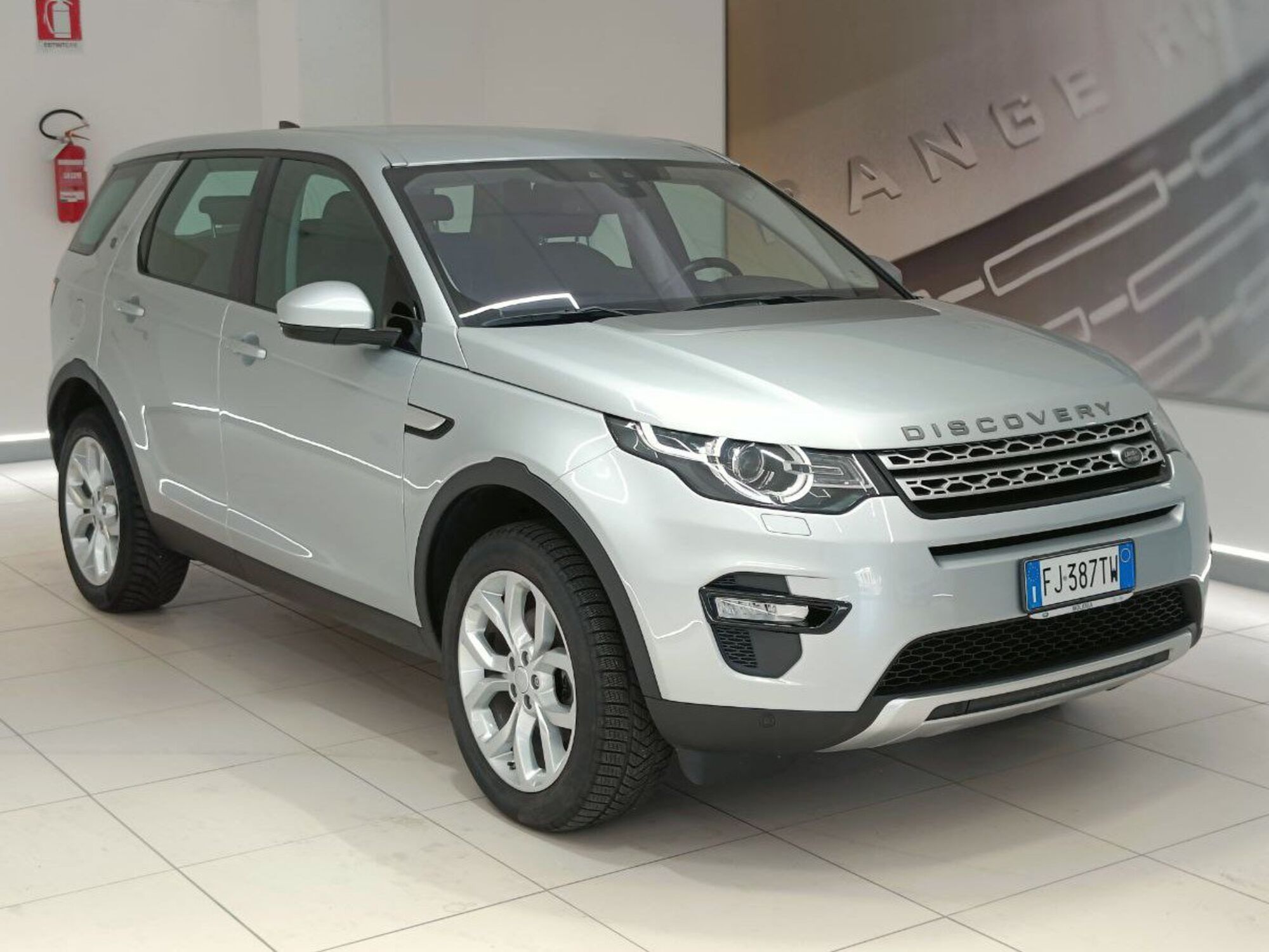 Land Rover Discovery Sport 2.0 TD4 150 CV HSE  del 2017 usata a Savona