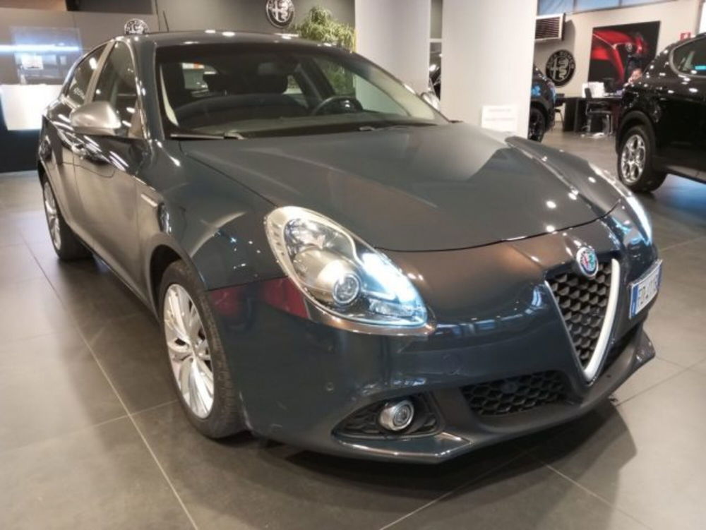 Alfa Romeo Giulietta usata a Modena (3)