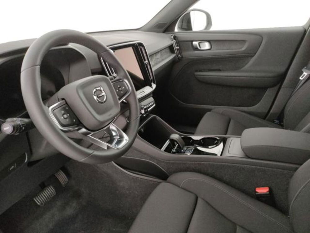 Volvo XC40 nuova a Modena (9)