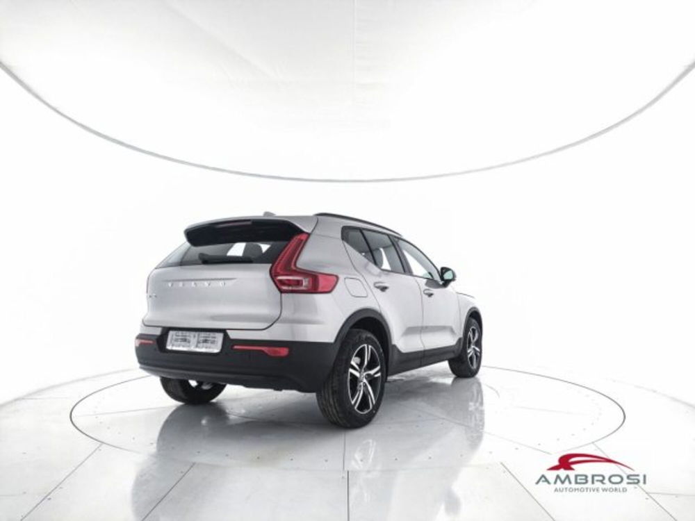 Volvo XC40 nuova a Perugia (3)