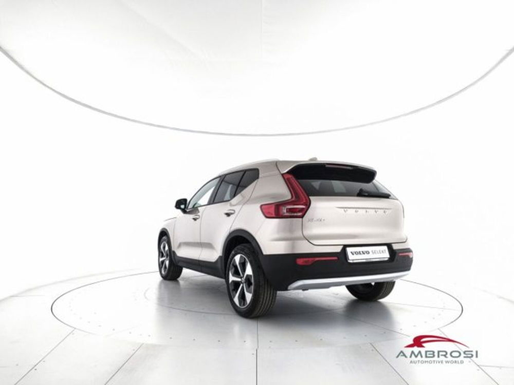 Volvo XC40 nuova a Perugia (4)