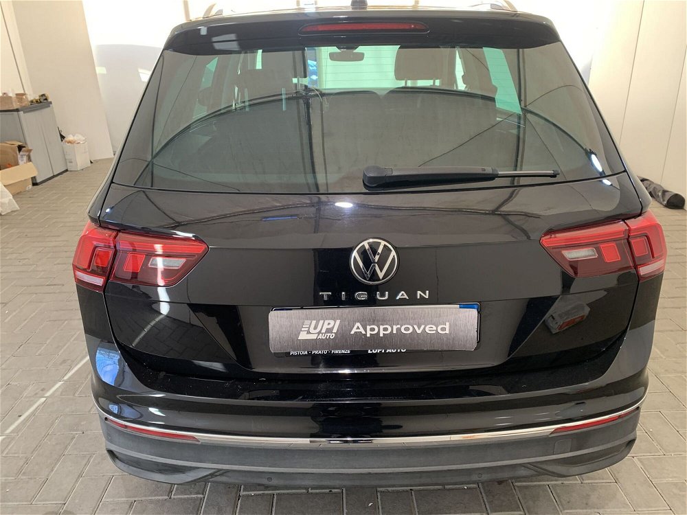 Volkswagen Tiguan 2.0 TDI SCR Life del 2021 usata a Serravalle Pistoiese (3)