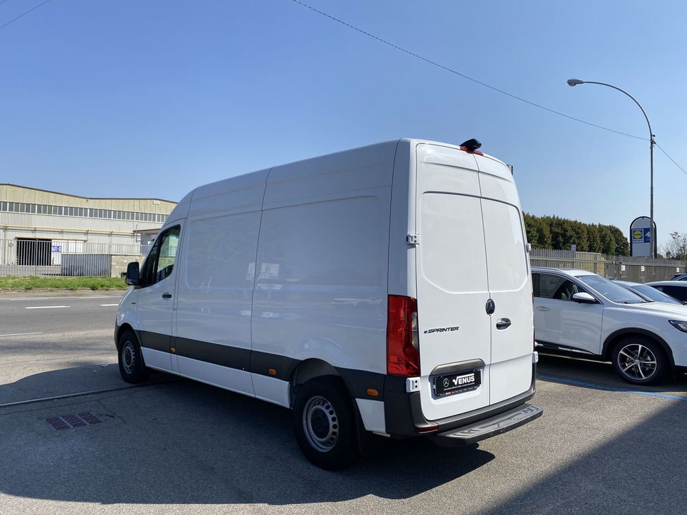 Mercedes-Benz Classe eSprinter Furgone Furgone 55 kWh  del 2020 usata a Monza (4)