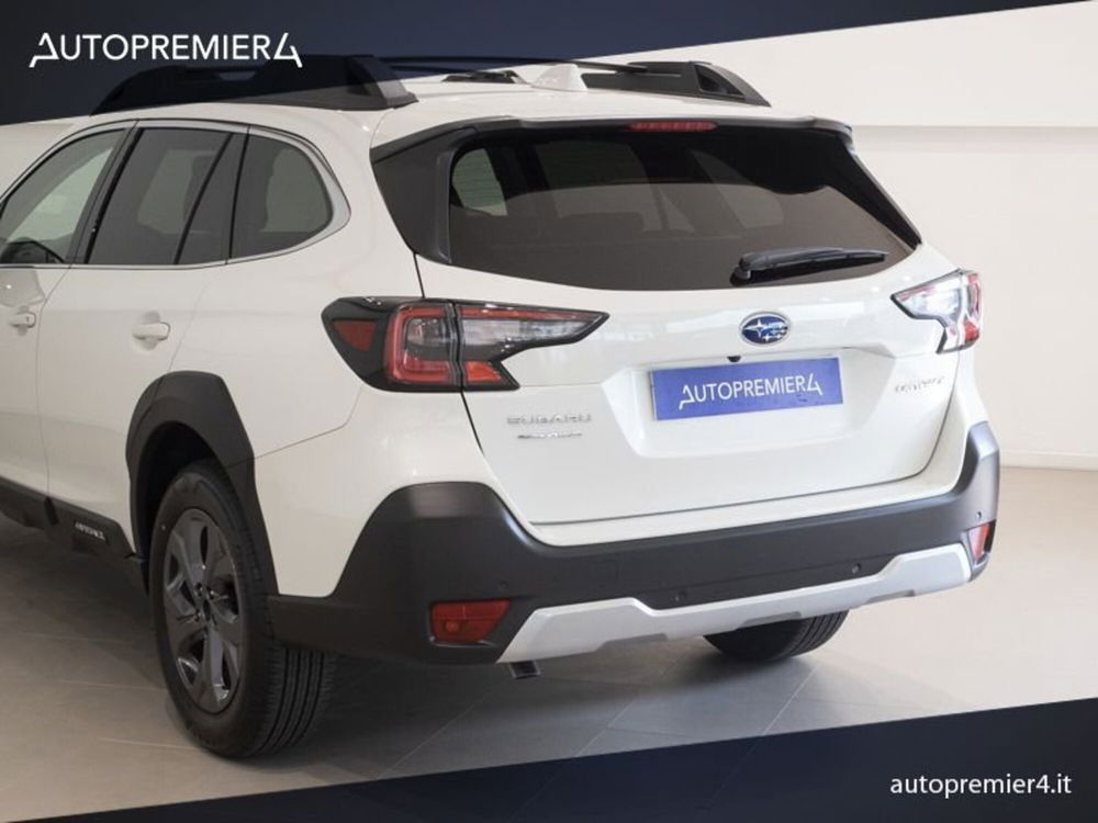 Subaru Outback nuova a Como (14)