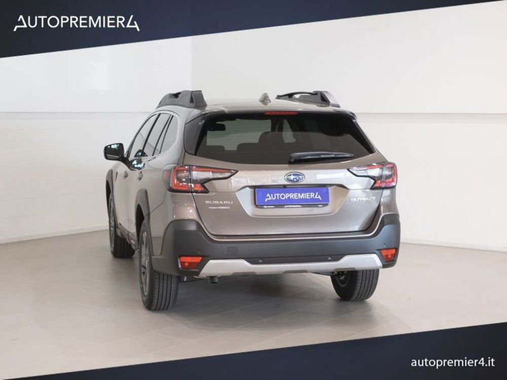 Subaru Outback nuova a Como (16)