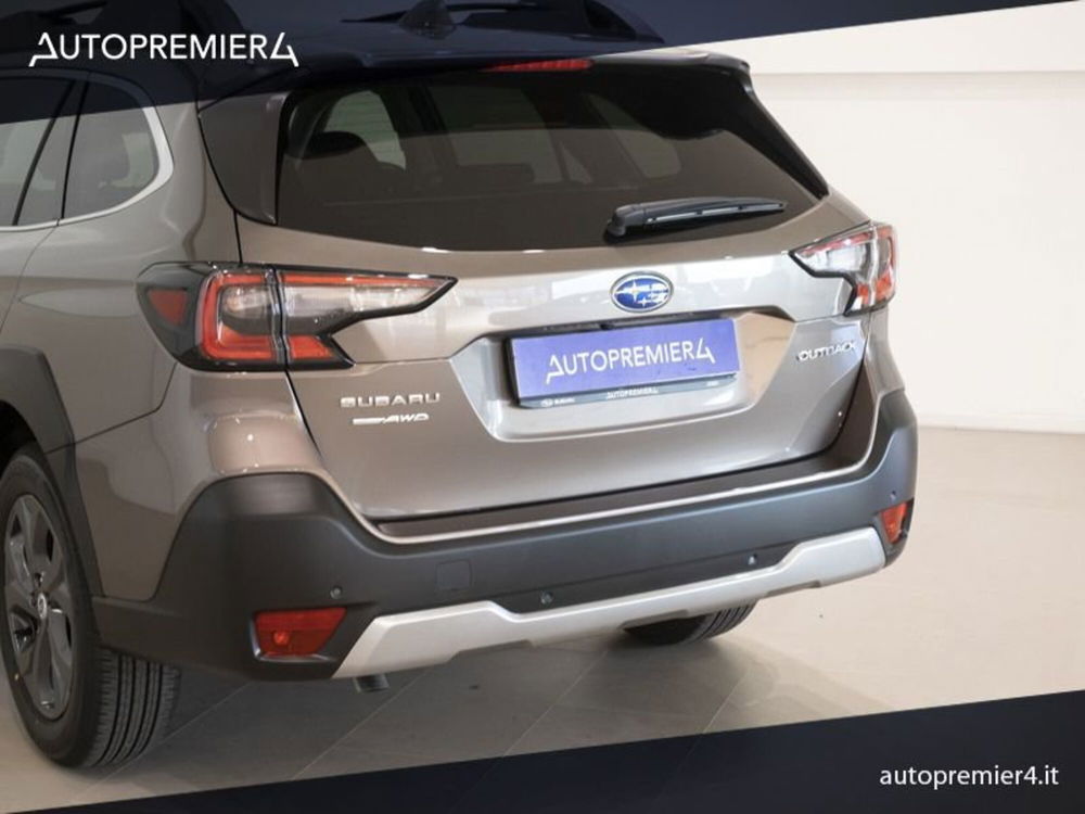 Subaru Outback nuova a Como (18)