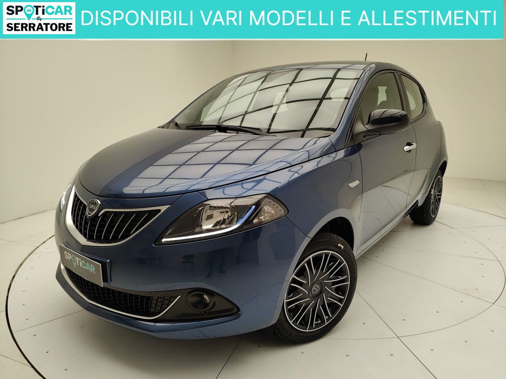 Lancia Ypsilon nuova a Como