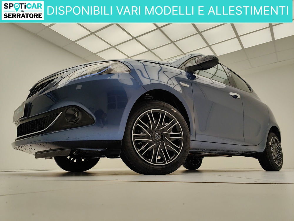 Lancia Ypsilon nuova a Como (3)