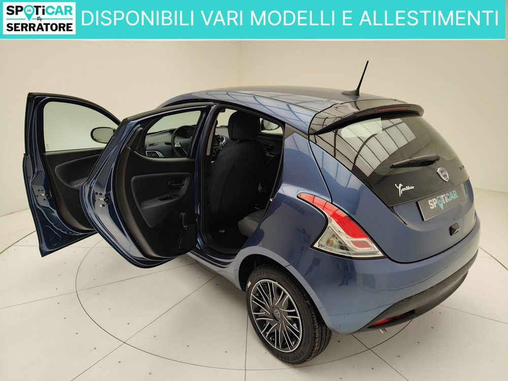 Lancia Ypsilon nuova a Como (6)