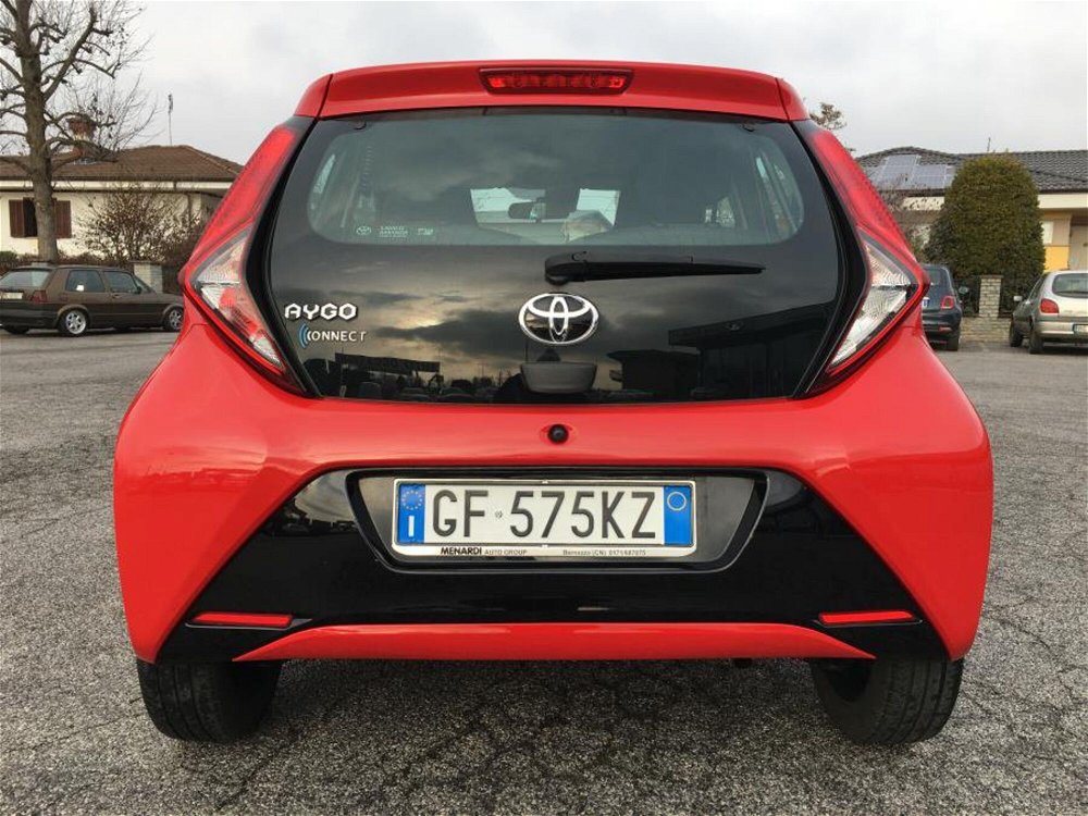 Toyota Aygo Connect 1.0 VVT-i 72 CV 5 porte x-play del 2021 usata a Bernezzo (5)