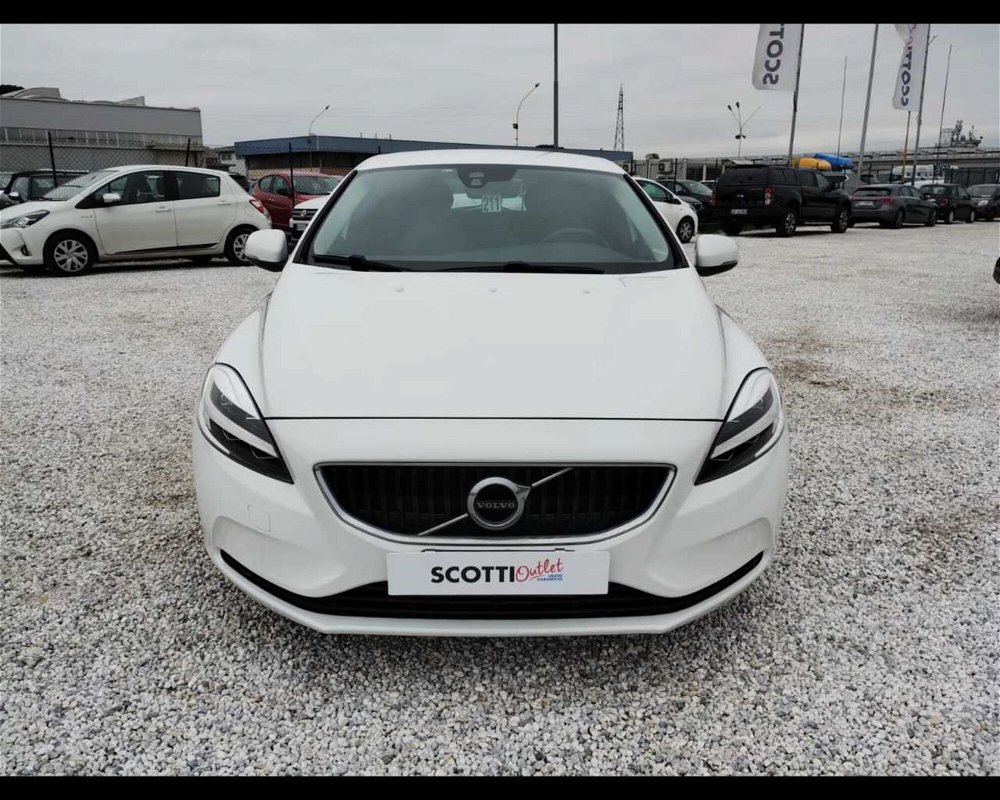 Volvo V40 D2 Geartronic Business Plus N1  del 2019 usata a Pisa (3)