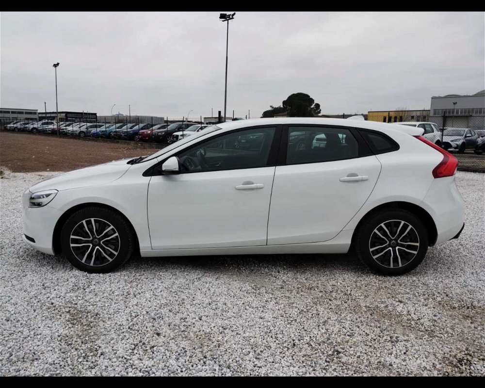 Volvo V40 D2 Geartronic Business Plus N1  del 2019 usata a Pisa (5)