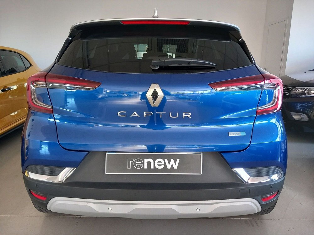 Renault Captur Plug-in Hybrid E-Tech 160 CV Intens  del 2020 usata a Saronno (4)