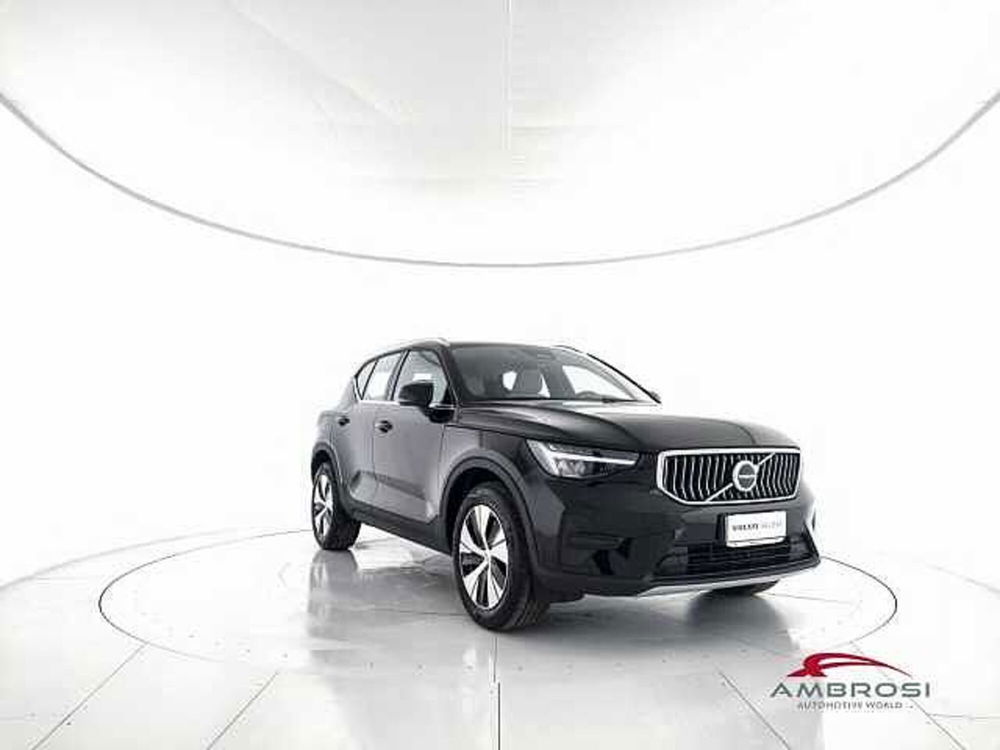 Volvo XC40 nuova a Viterbo (2)