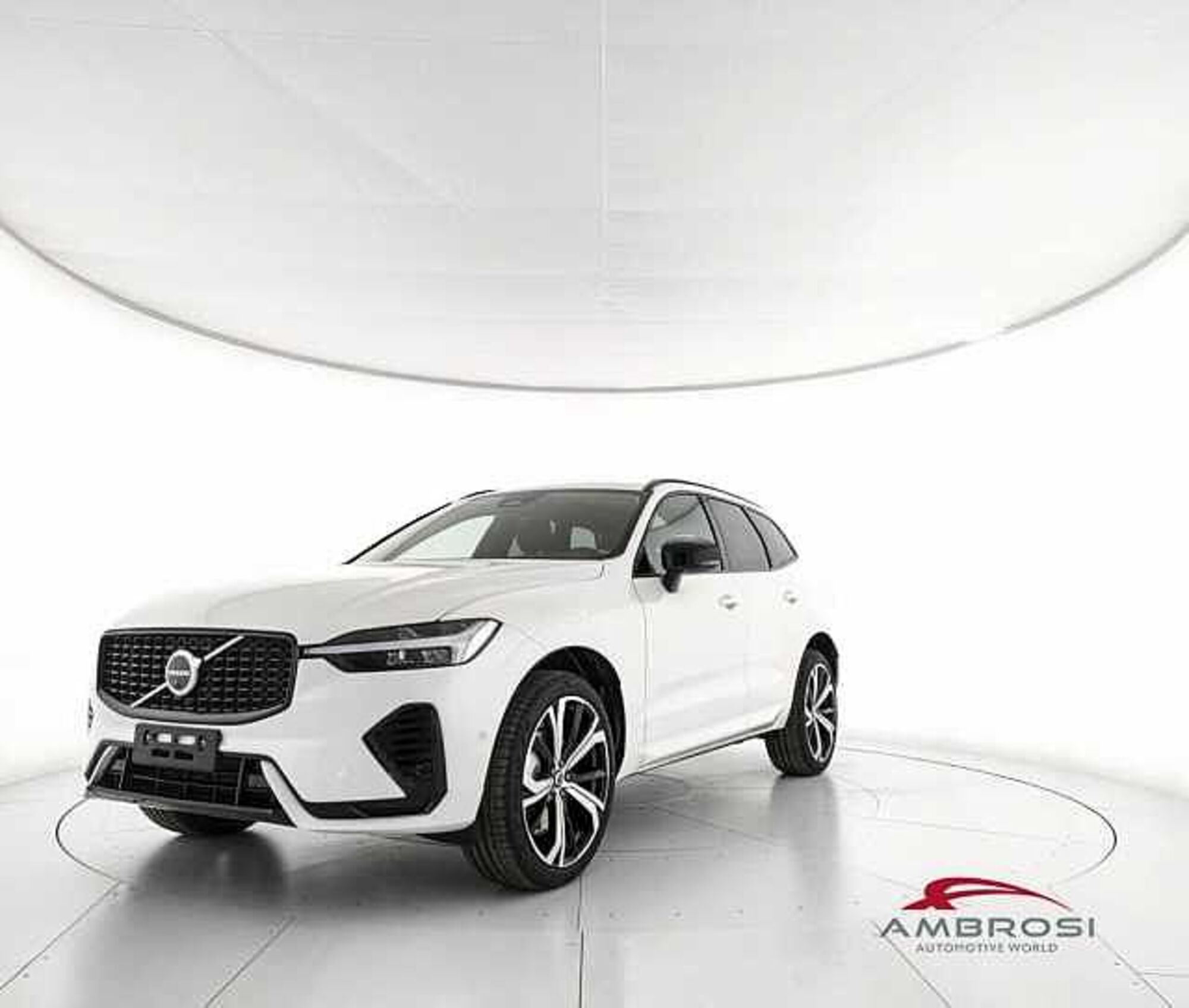 Volvo XC60 B4 (d) AWD automatico Ultimate Dark nuova a Viterbo