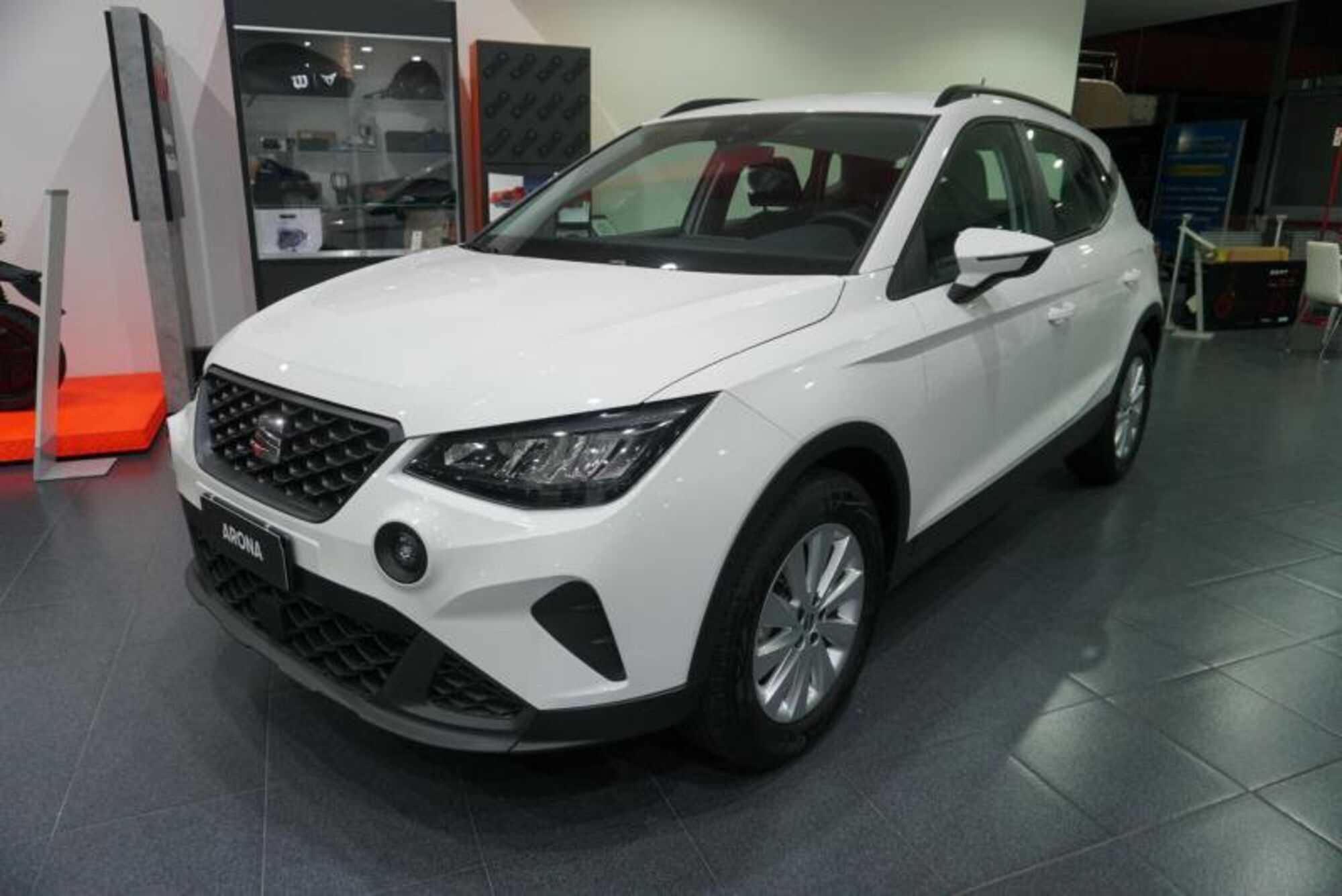 SEAT Arona 1.0 EcoTSI 110 CV DSG Style  nuova a Perugia