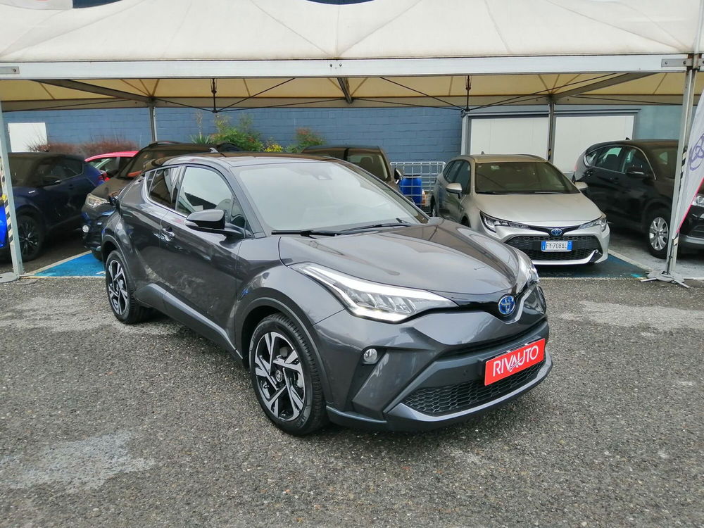 Toyota Toyota C-HR nuova a Como (16)