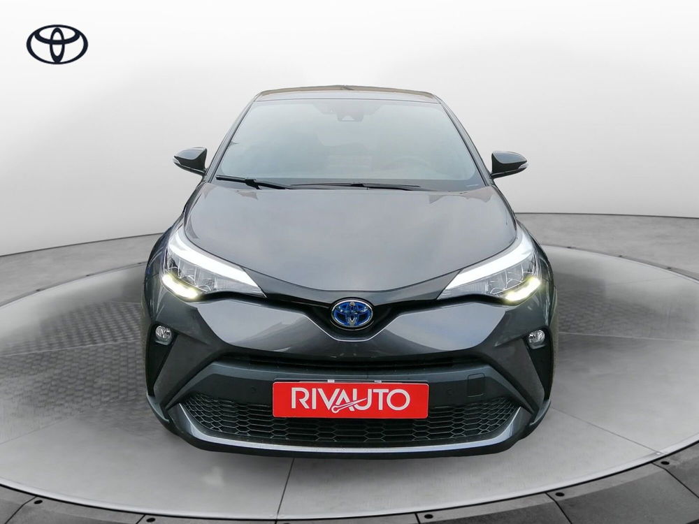 Toyota Toyota C-HR nuova a Como (5)