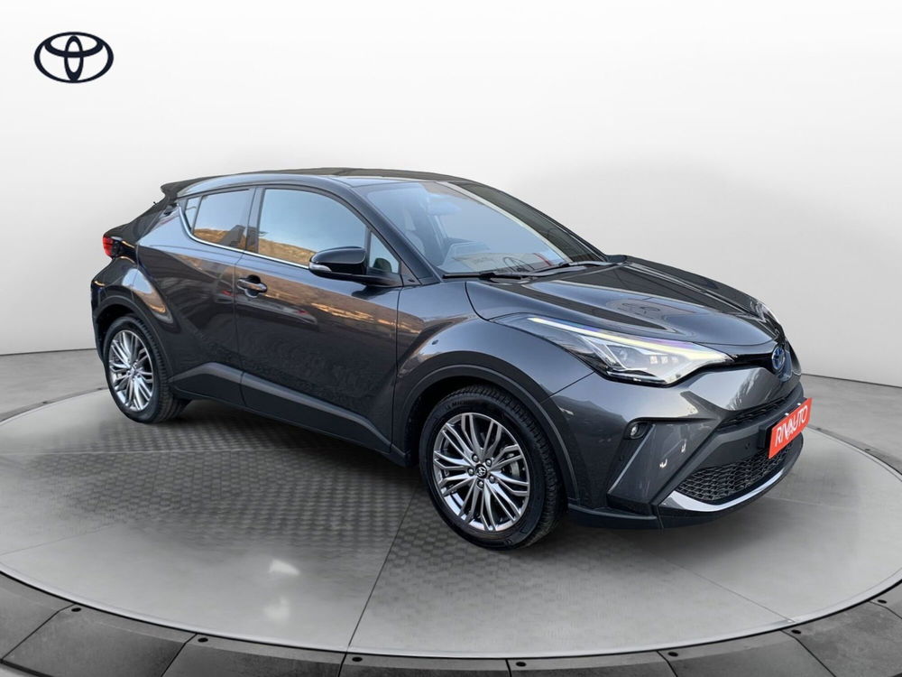 Toyota Toyota C-HR nuova a Como (17)