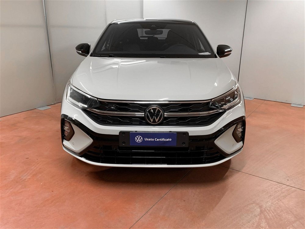 Volkswagen Taigo 1.0 TSI 110 CV DSG R-Line nuova a Padova (2)