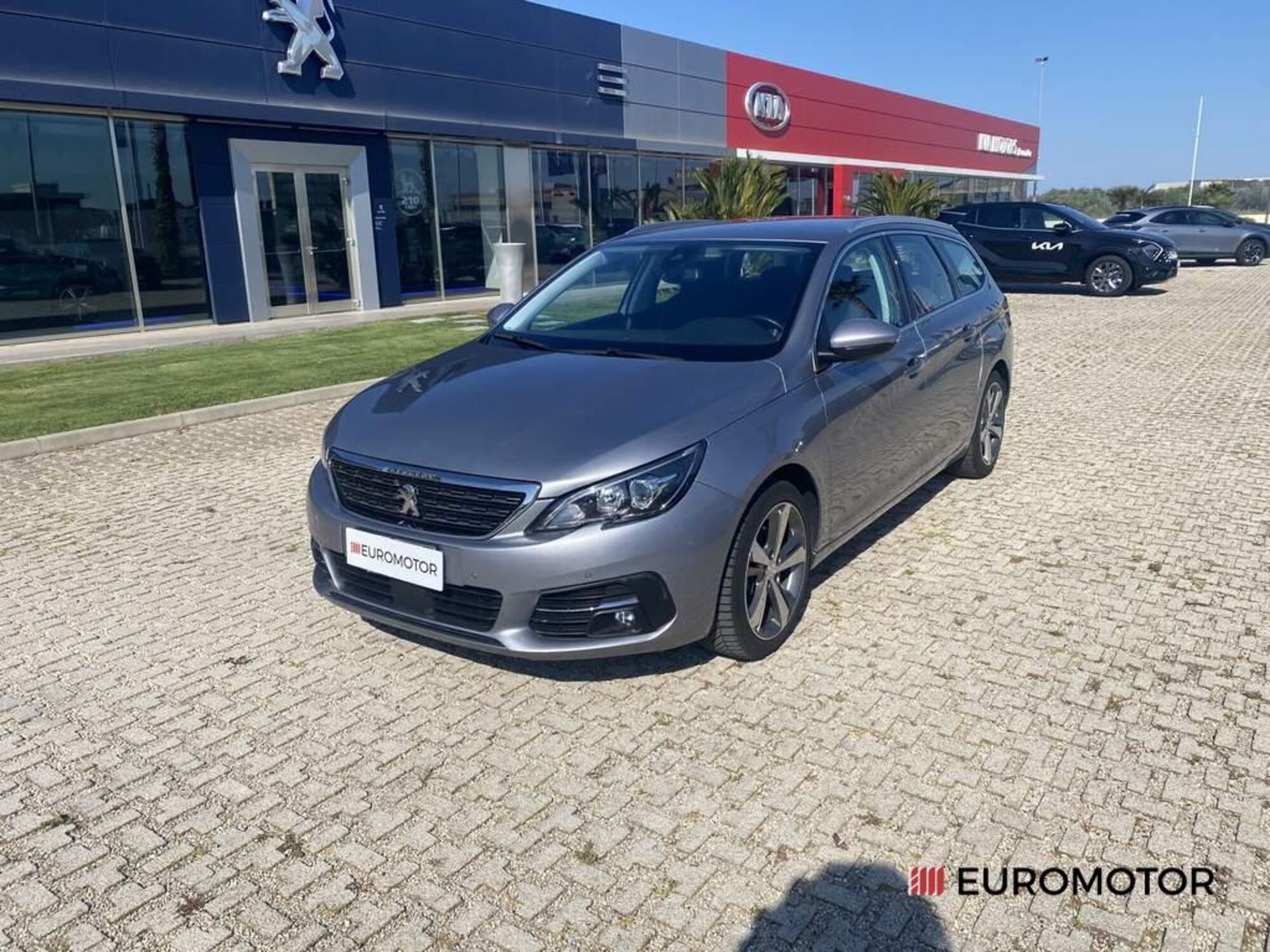 Peugeot 308 SW 1.5 bluehdi Allure s&amp;s 130cv eat8 del 2019 usata a Modugno